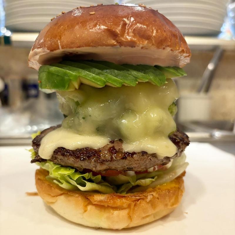 ブロッコリーチーズバーガー アボガド(Authentic)