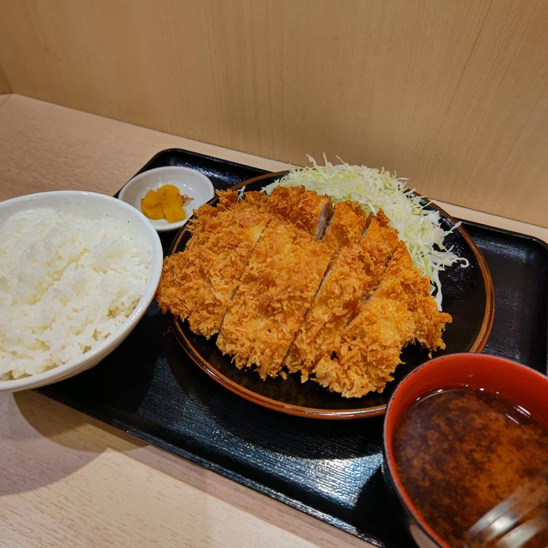 Wロースカツ定食(とんかつ はまや 関内駅前店)