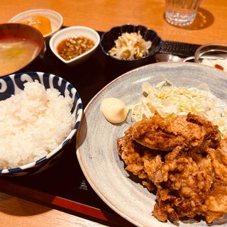 唐揚げ定食（油淋鶏ソース）(肉酒場ケナシバ)