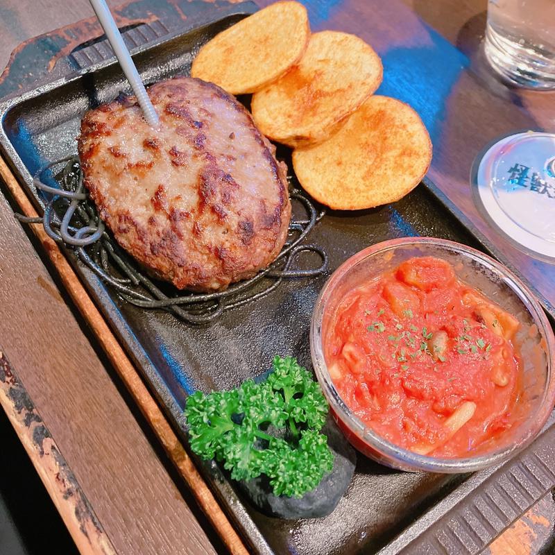 闇夜のハンバーグステーキ(怪獣酒場)