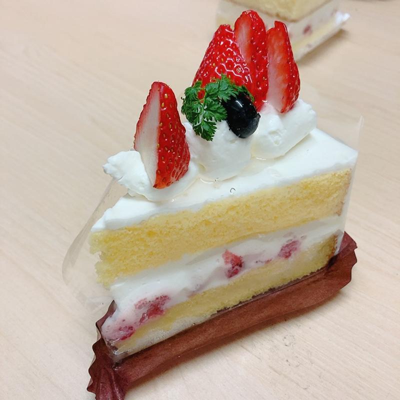 スペシャル苺ショート(シャトレーゼ 広島舟入店)