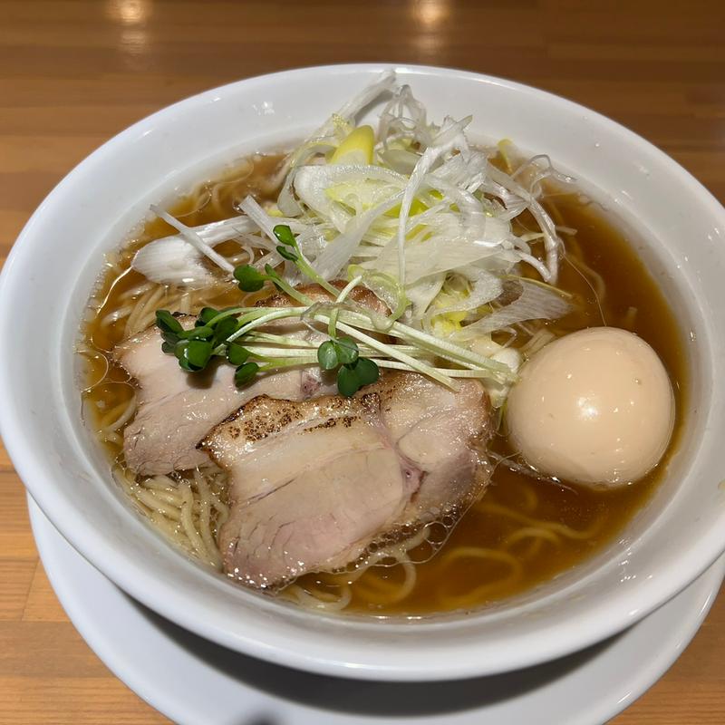 貝出汁醤油そば：味玉(鳥一伝承　焼鳥酒場ヤスモリ商店)