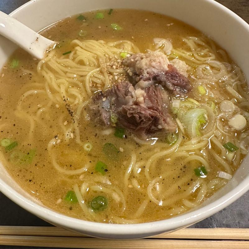 テールの塩ラーメン(肉のレストランくらた )