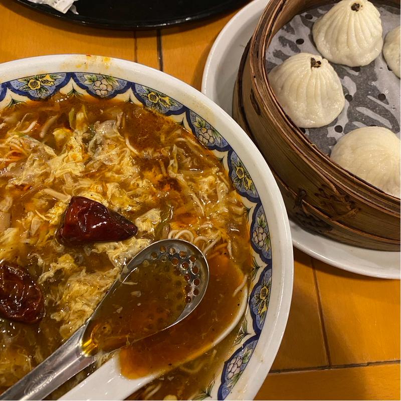 激辛スーラータンメン　夢ごこち豚肉小籠包6個(中国ラーメン揚州商人 流山店)