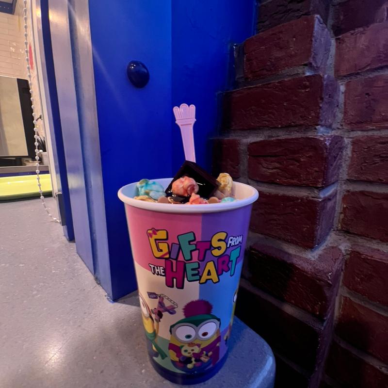 ミニオン・キャラメル・チョコレートドリンク(ユニバーサルスタジオジャパン　フードカート )