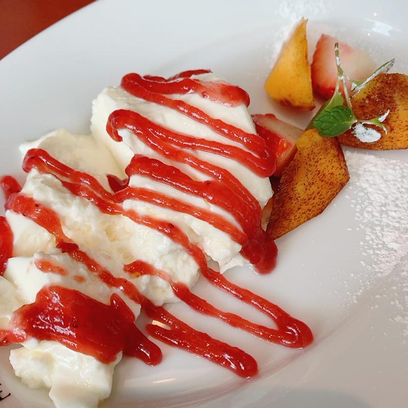 季節のフルーツとパンナコッタ(リベラテラス)