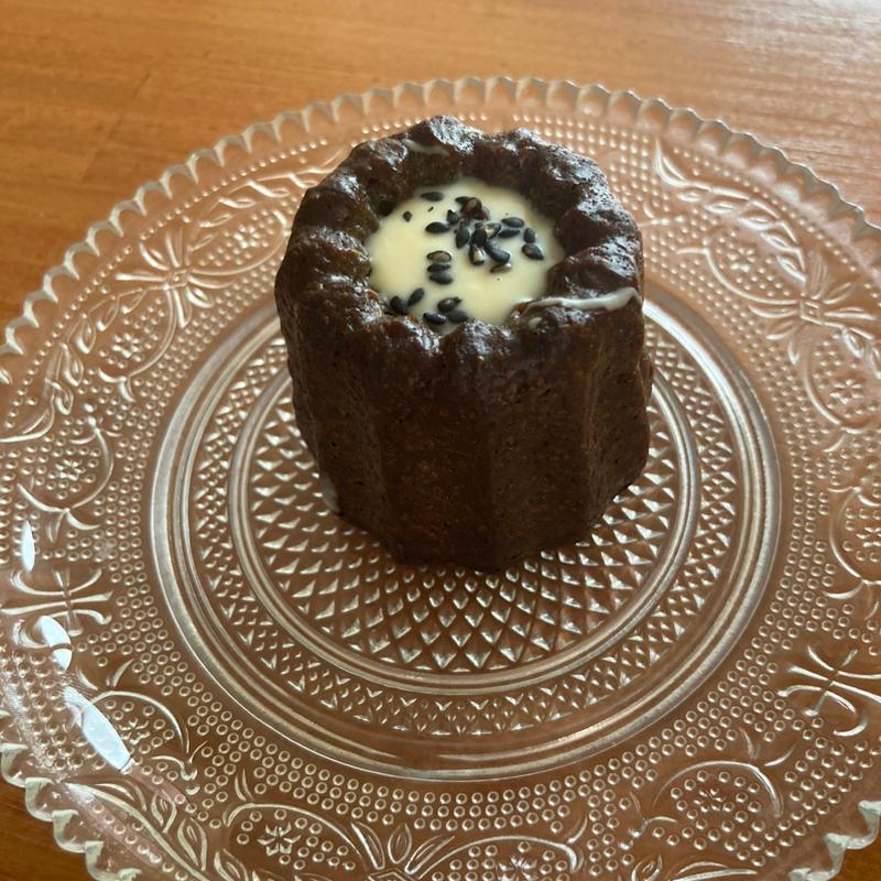 黒胡麻カヌレ(SHARETORAN？FUKUOKA -洒落と卵-)