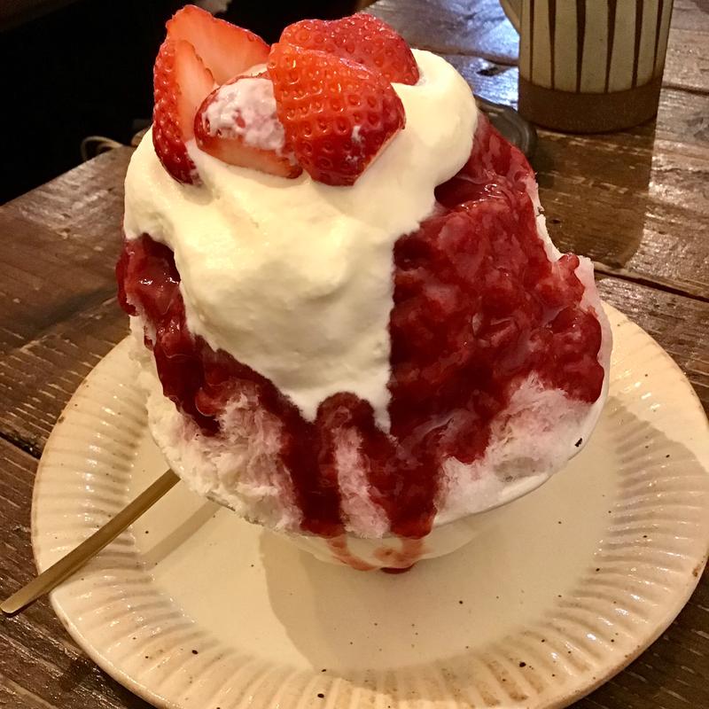 いちごみるく氷(こっそりカレー)