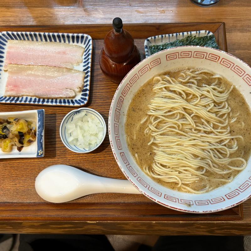 中華そば 鯖(炭火焼濃厚中華そば 威風堂道)