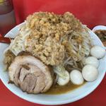 中ラーメン トッピングうずらの卵(立川マシマシ)