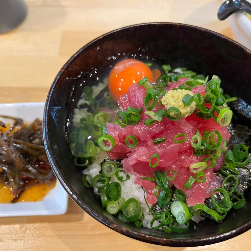 生マグロ丼(至高の出汁と麺 たかや)