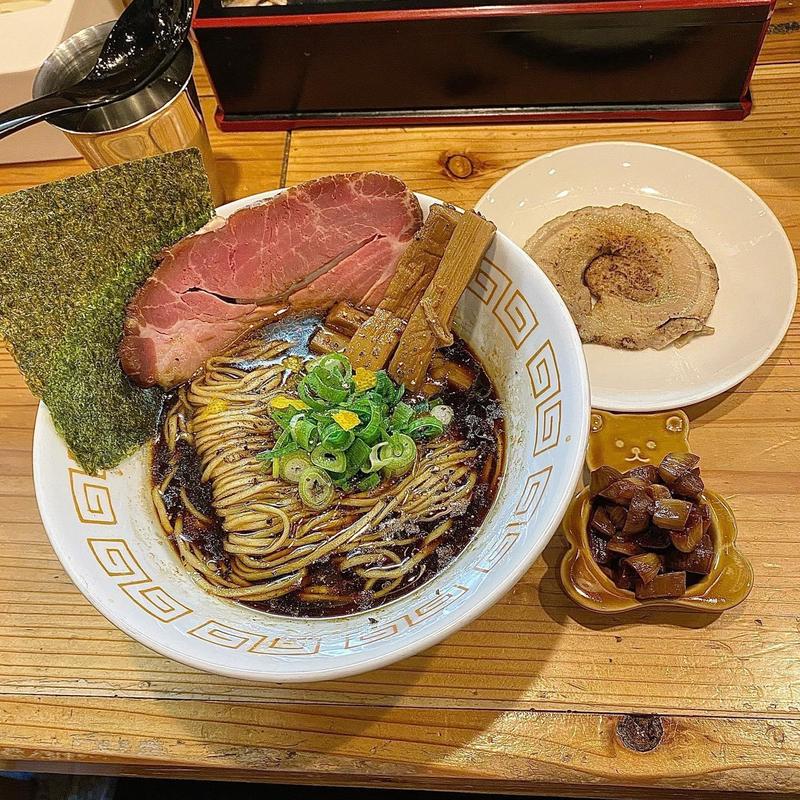 黒二犀 やわらか豚バラチャーシュー ちょっと？煮にんに君(極麺 青二犀 （ゴクメン アオニサイ）)