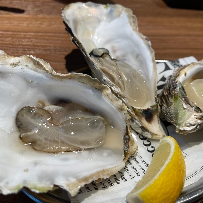 牡蠣(ヤキガキヤ Oyster＆Wine)