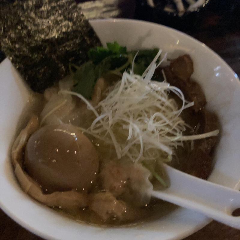 ワンタン麺(呑んびりBAR HOKAGE)