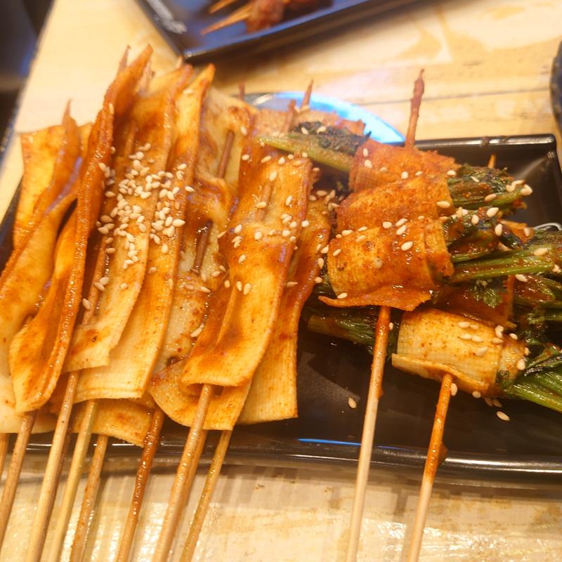 パクチーの干し豆腐巻き串揚げ(周黒鴨大夫人 新小岩7号店)