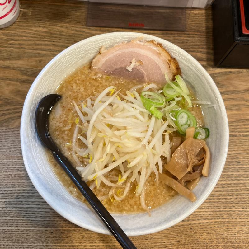 背脂味噌らーめん(麺と創作料理居酒屋『麺酒場 ひかる』)