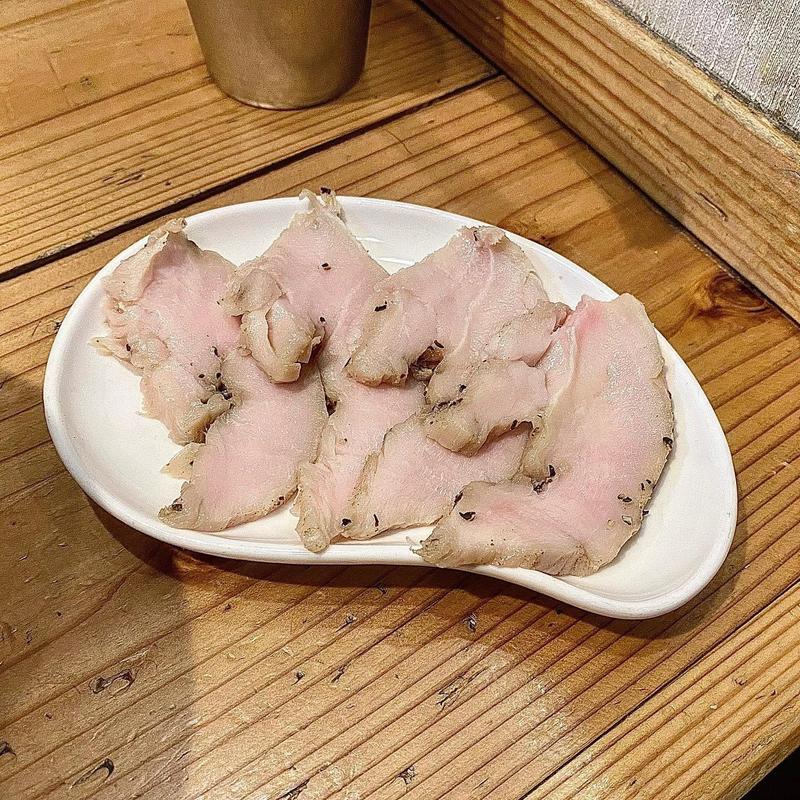 牡蠣二犀(身無し)＋伊勢赤どりの鶏チャーシュー(極麺 青二犀 （ゴクメン アオニサイ）)