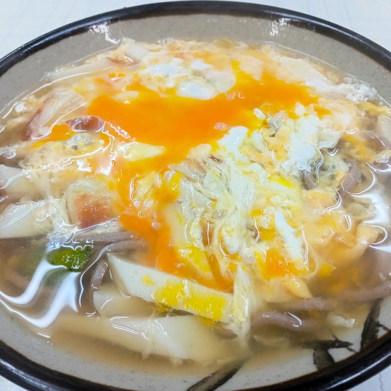玉子とじそば(お食事処 美登里)