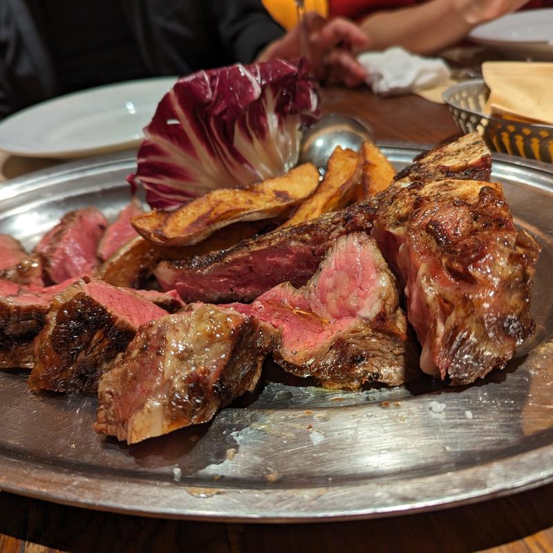 フィレンツェ風骨付牛Tボーンステーキ(デリツィオーゾ イタリア （DELIZIOSO ITALIA）)