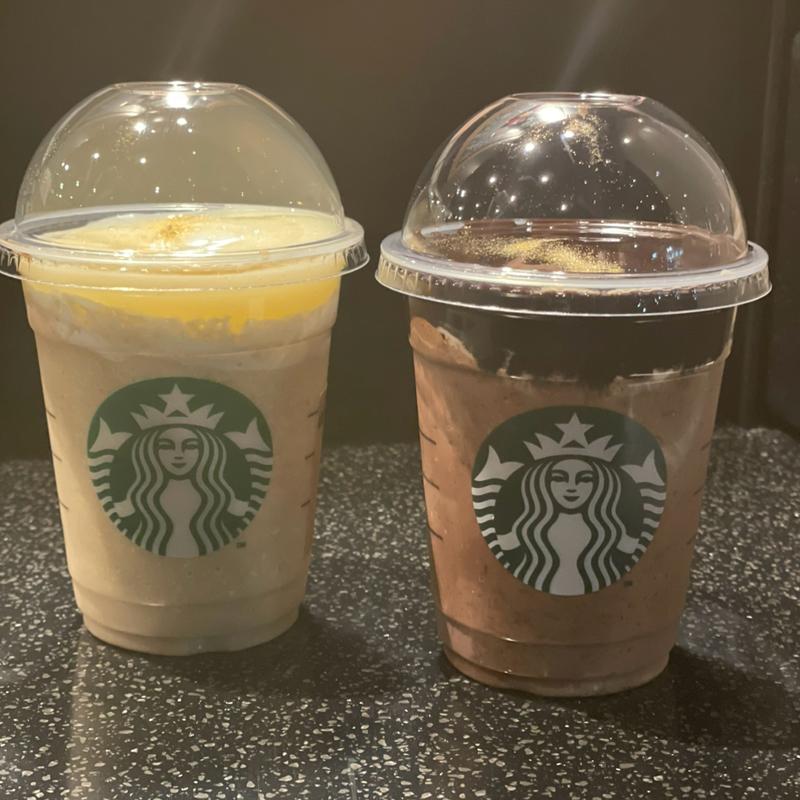 オペラフラペチーノとホワイトオペラフラペチーノ(スターバックス コーヒー 町田金森店)
