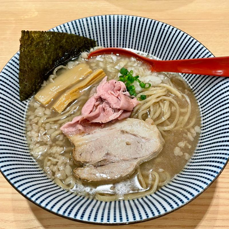 背脂煮干し醤油らー麺(焼きあご塩らー麺 たかはし 越谷レイクタウン店)
