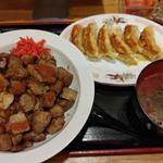 ニンニク肉肉肉セット(大阪王将 本八幡店)