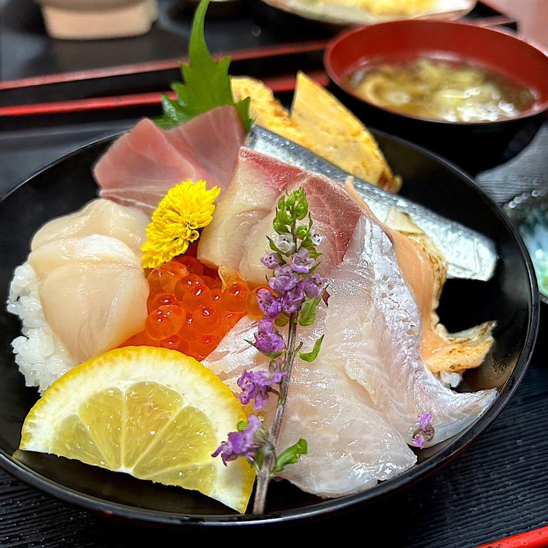 海鮮丼(鳥まん )
