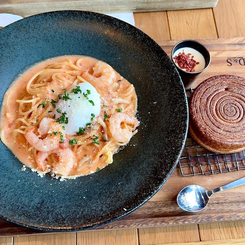 オマール海老のビスクカルボナーラ(梅田 ワーフ)