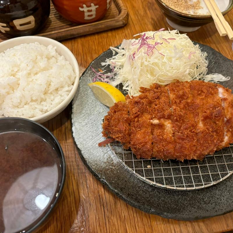 (とんかつ 玉藤)