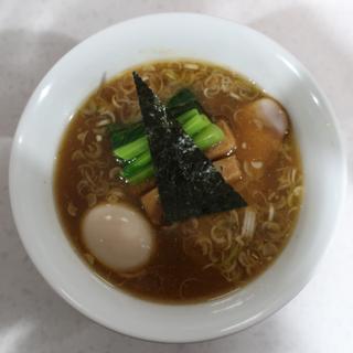 醤油らぁ麺味玉入り(ラーメン星印 )