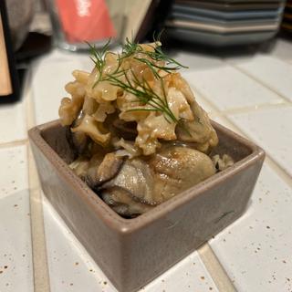 牡蠣とハナビラ茸のオイル漬け(パーラーkoyaji)