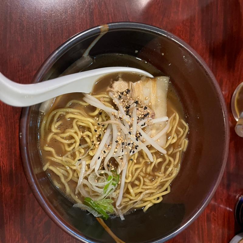 とんこつラーメン(酒肴 じんべぇ庵)