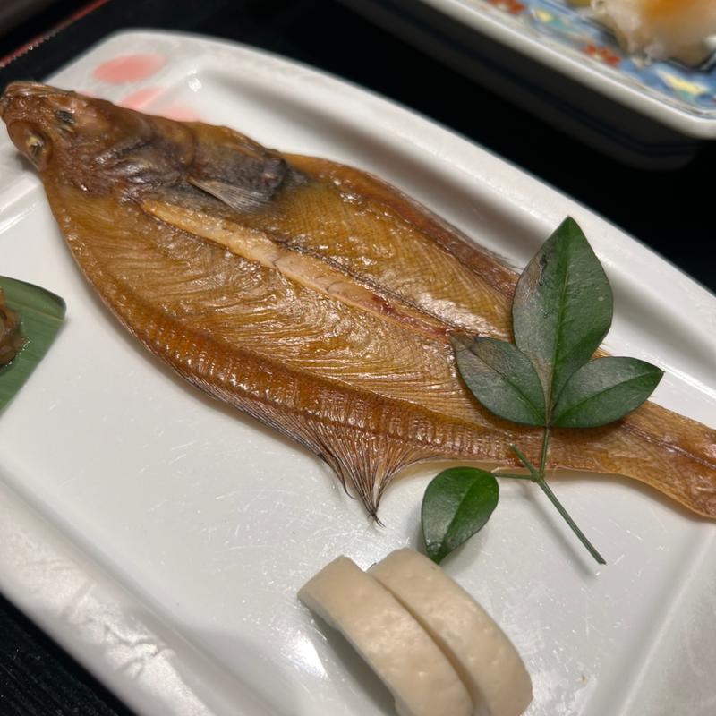 朝ごはん カレイの一夜干し(橋津屋 )