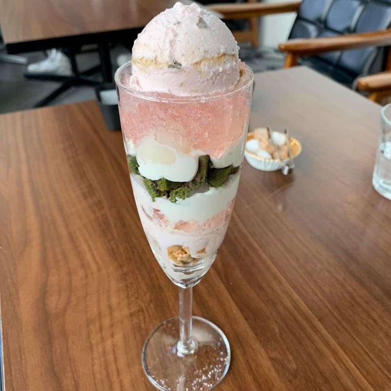桜パフェ(シーツーカフェ)