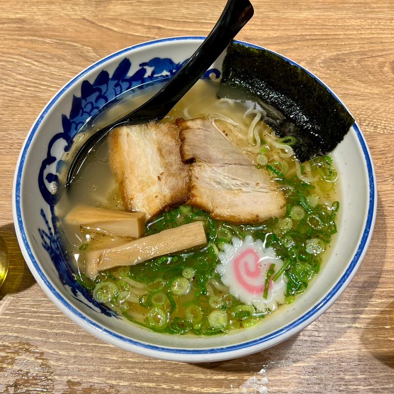 糸島塩そば(元祖糸島ラーメン 銅鑼（どら）ラーメン滑走路店)