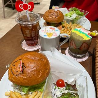 (サンリオカフェ)