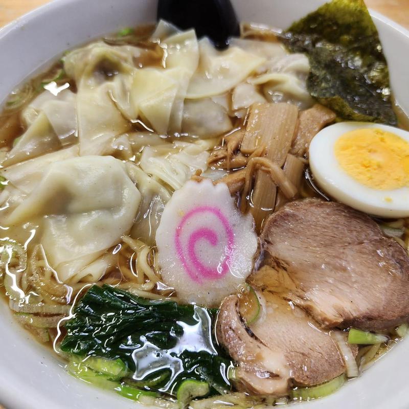 ワンタンメン(峰英軒)