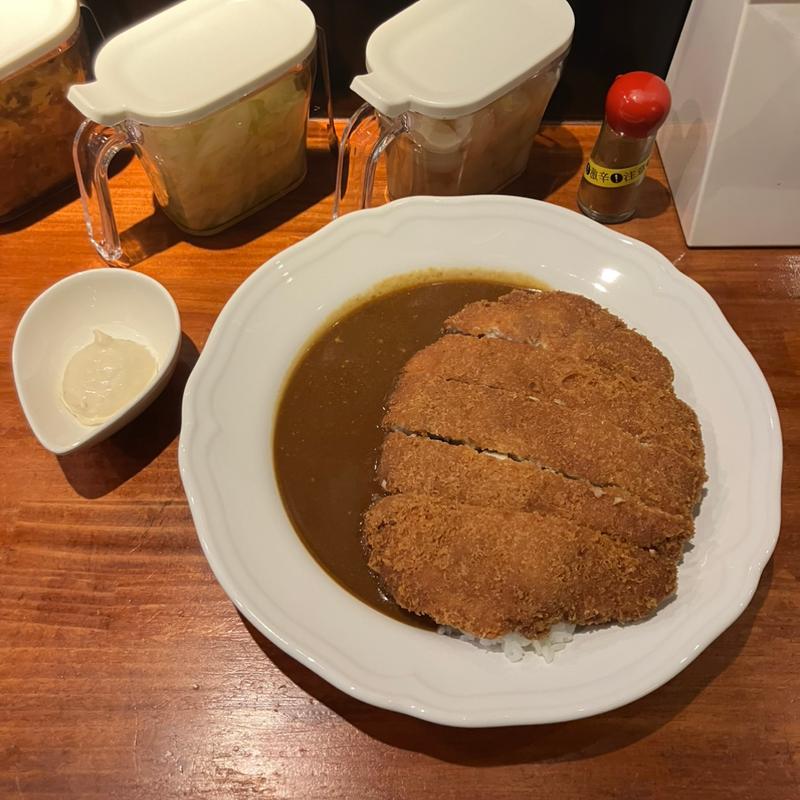 ジャンボチキンカツカレー(カレーの店 ぷりずむ)