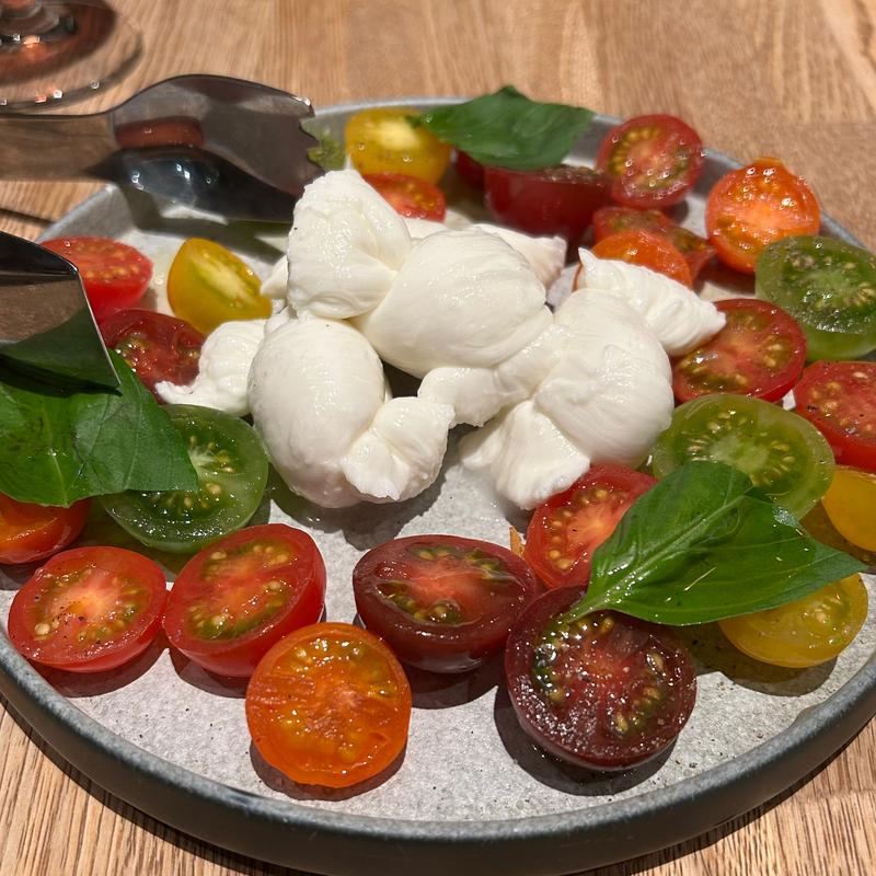 (GOOD CHEESE GOOD PIZZA)