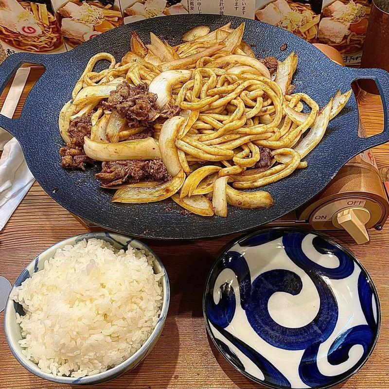 炊きホルモン(牛肉) 白ごはん(中盛)(うどん 讃く)