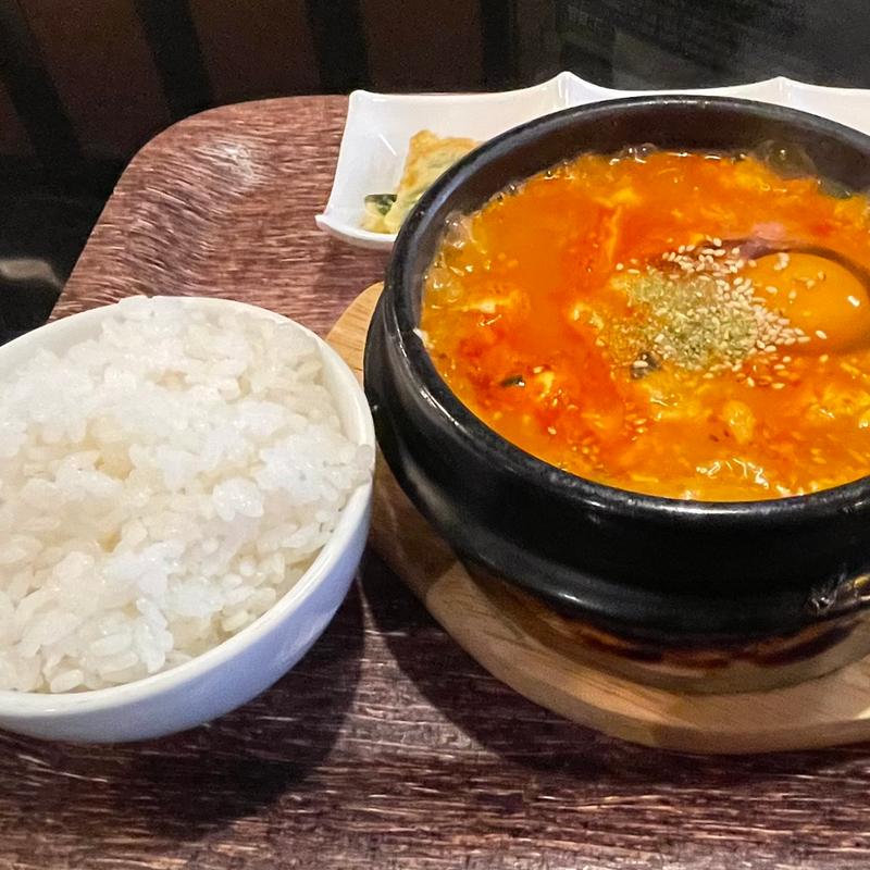 海鮮スンドゥブチゲ(辛口)(K-DINING Cafe とんがらし)