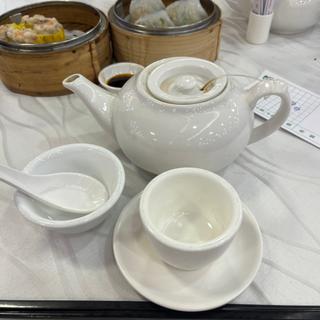 ジャスミン茶（香片 or 茉莉茶）(倫敦大酒樓)