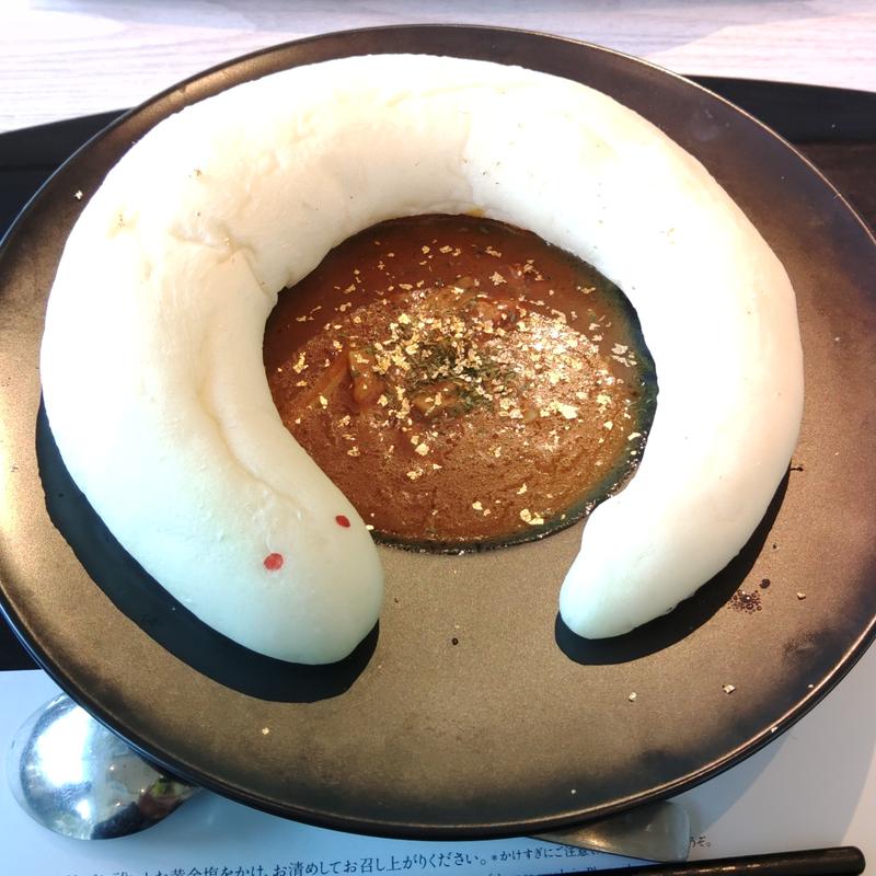 招福 金蛇ナンカレー　金粉のせ(金蛇水神社外苑 SandoTerrace IKoMiKi (サンドウ テラス イコミキ))