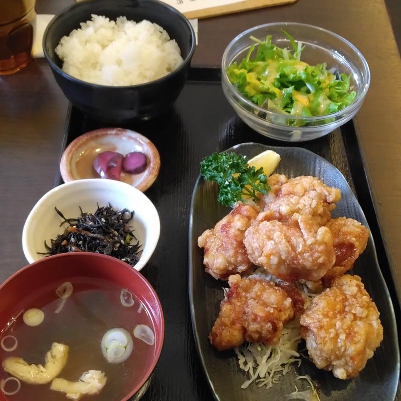 若鶏の唐揚げ定食（ノーマル）(ゴリラ食堂 五橋)