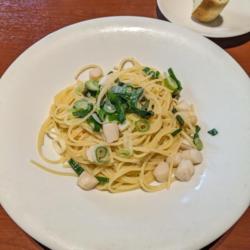 小柱と九条ネギとケッパーのオイルベースパスタ(Quirinale クイリナーレ)