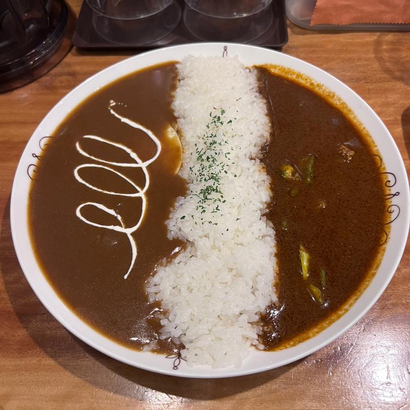 ビーフとスリランカのツインカレー(カリカリ)