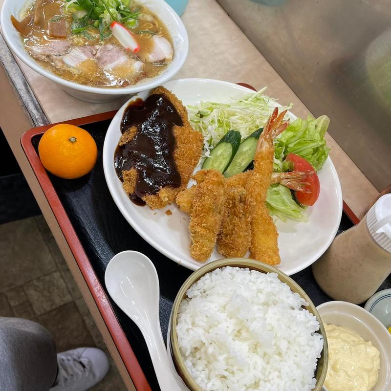 カワイスペシャルセット(中根うどん 白金店)