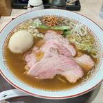 吊るし焼燻製チャーシュー麺煮干し(ラーメン専科 竹末食堂)