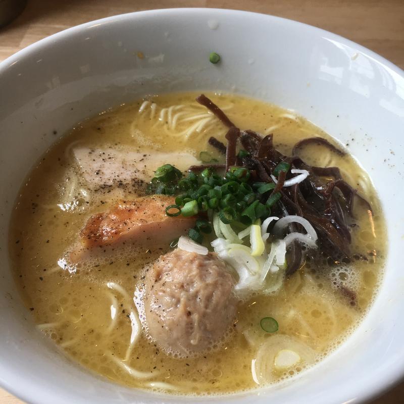 水炊きラーメン(博多水炊きらーめん うかんむり )