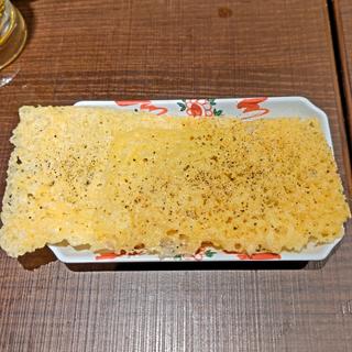 チーズペッパーせんべい(格安ビールと鉄鍋餃子 3・6・5酒場関内店)